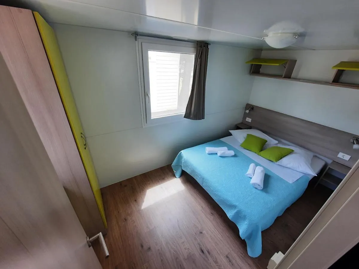 Kamp Rujno 0*, Starigrad Paklenica